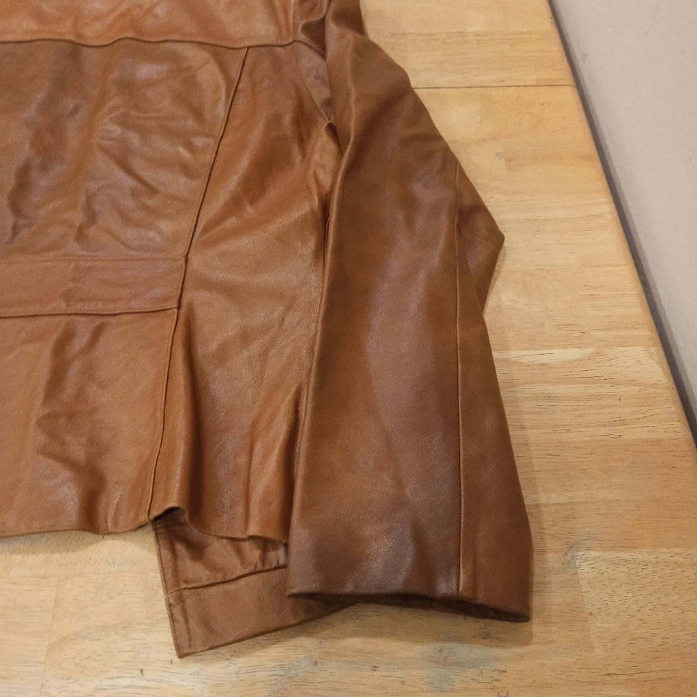 Vintage Wilson women's Leather Coat/ Jacket. Size large - Picture 8 of 16